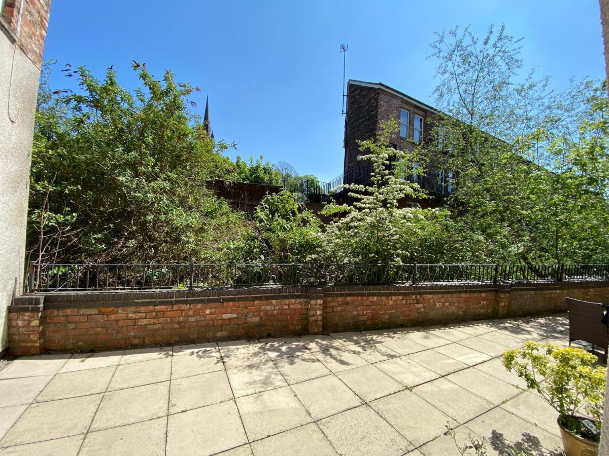 Quirky Town Centre Apartment With River Terrace Macclesfield Eksteriør billede