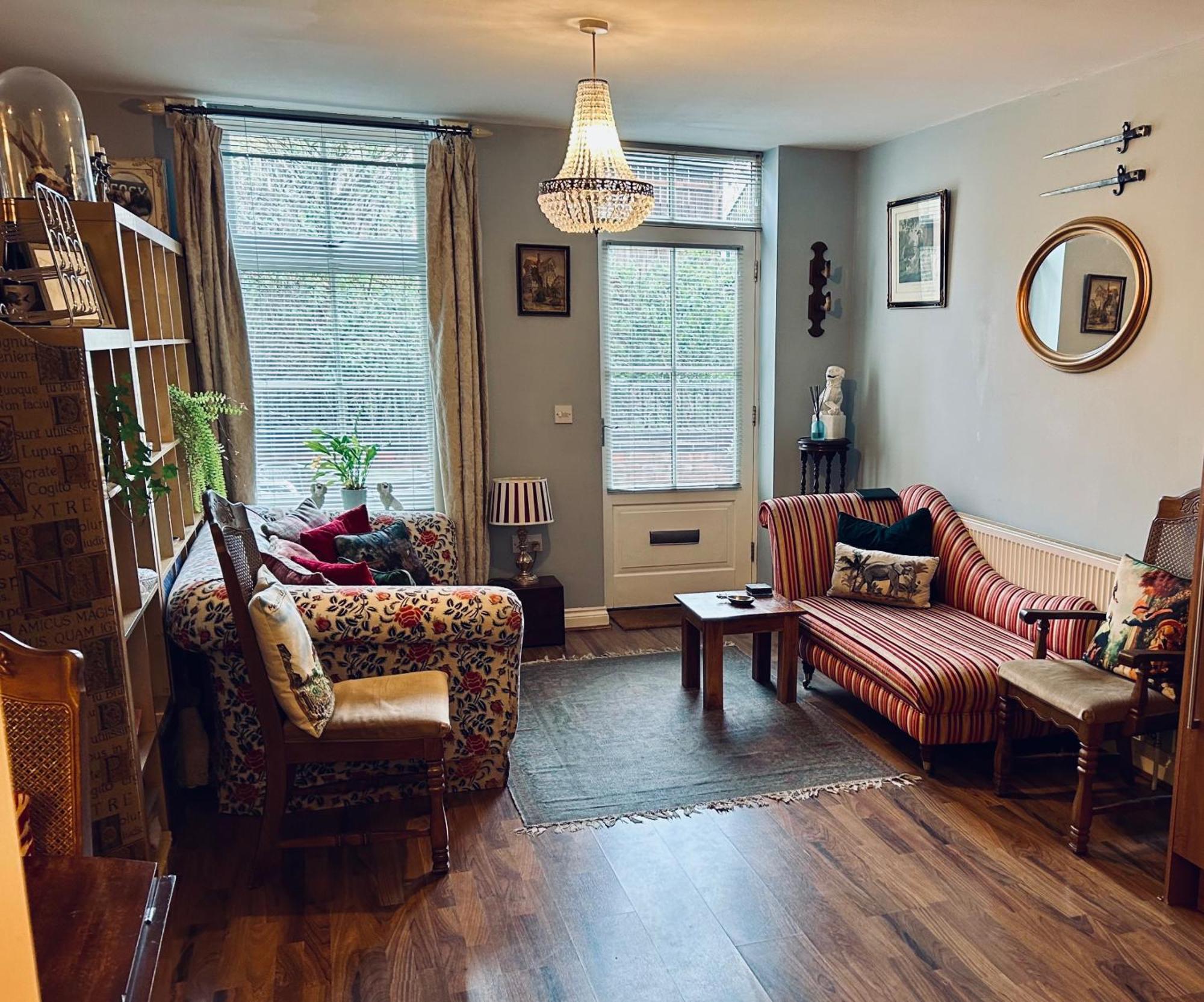 Quirky Town Centre Apartment With River Terrace Macclesfield Eksteriør billede